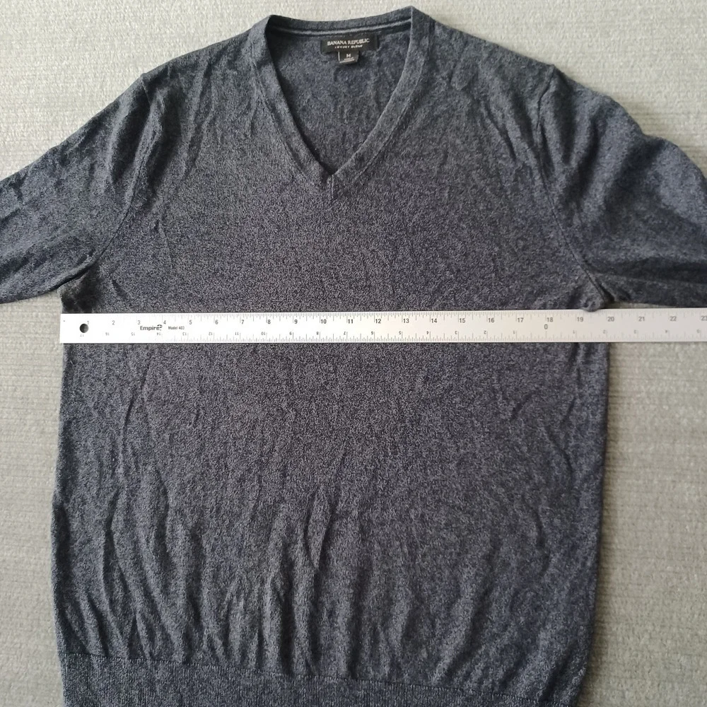 Banana Republic V-Neck Shirt Mens M Gray Silk Cashmere Blend Casual‎ Stretch